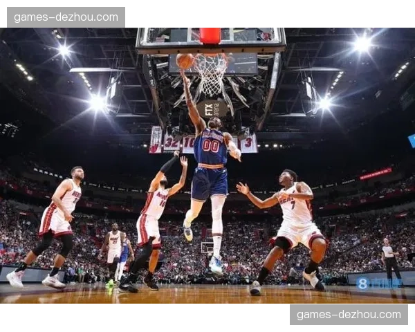 内线进攻手段多样化 低位单打与挡拆配合